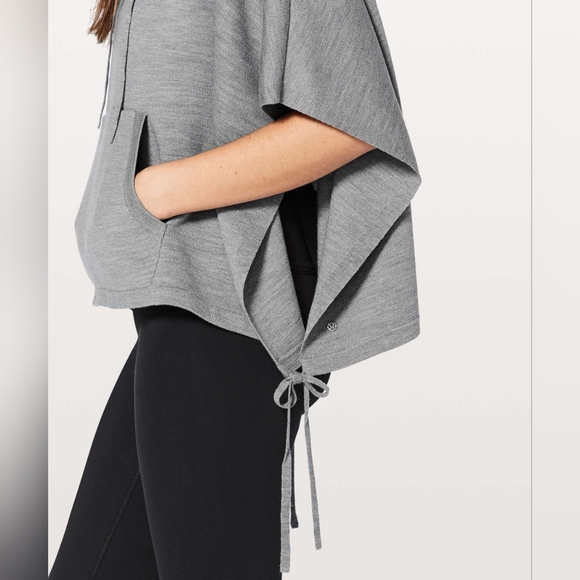 Lululemon All In A Day Hooded Poncho O/S in EUC - Picture 4 of 12